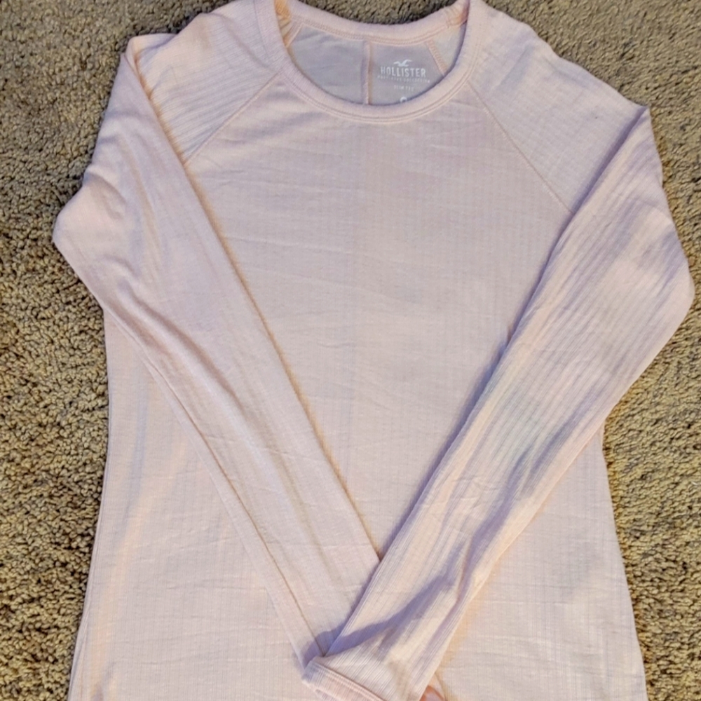Hollister slim tee (M)
